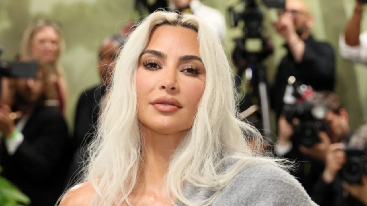 Kim Kardashian Gençleşmek için yüzüne sperm enjekte ettirdi