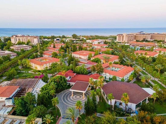 Antalya'daki lüks otelde çalışanlar eylemde