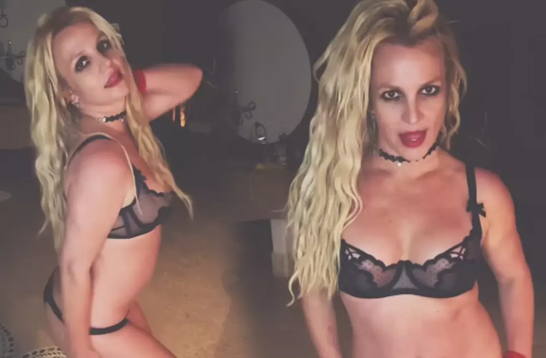 Britney Spears iç çamaşırlarını giyip kamerayı açtı!