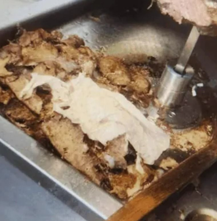 Ünlü döner markasının içinden peçete çıktı!