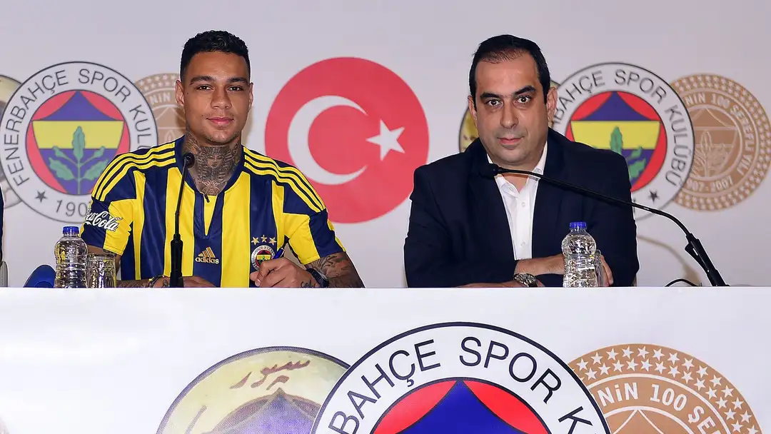 Fenerbahçe'nin eski futbolcusu Gregory van der Wiel'i 4,5 milyon Dolar dolandırdıkları iddia edilen isimlere hapis isteniyor