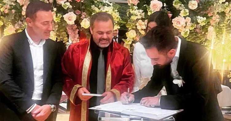 Melis Sütşurup'un kardeşi Simge Sütşurup evlendi... Nikah şahidi Mustafa Sandal oldu!