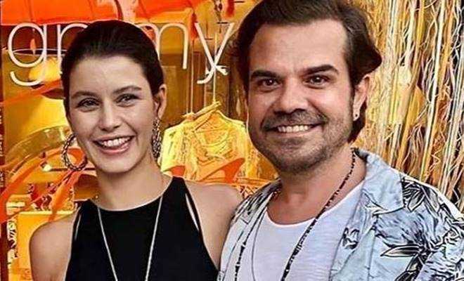 Beren Saat ve Kenan Doğulu'dan kartopu savaşı