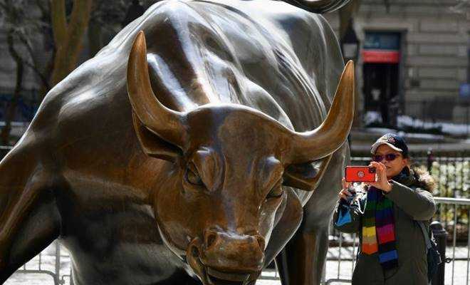 Wall Street'teki bronz boğa heykelinin yaratıcısı hayatını kaybetti