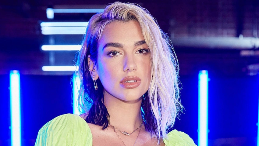 Dua Lipa banyodan paylaştı takipçileri çıldırdı