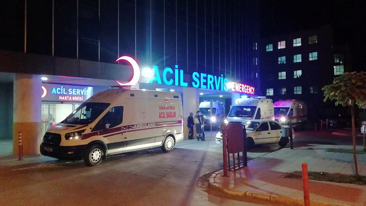 Erzincan'da gıda zehirlenmesi: 20 öğrenci hastaneye kaldırıldı