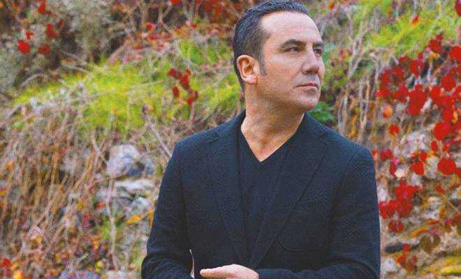 Ferhat Göçer'in yeni albümü ‘’Bana Aşkı Yaşat’’ ile müzikseverlerle buluştu