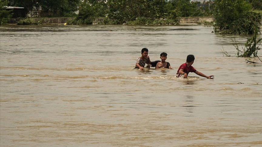 Filipinler'de şiddetli yağışların yol açtığı afetlerde bilanço artıyor: 50 ölü