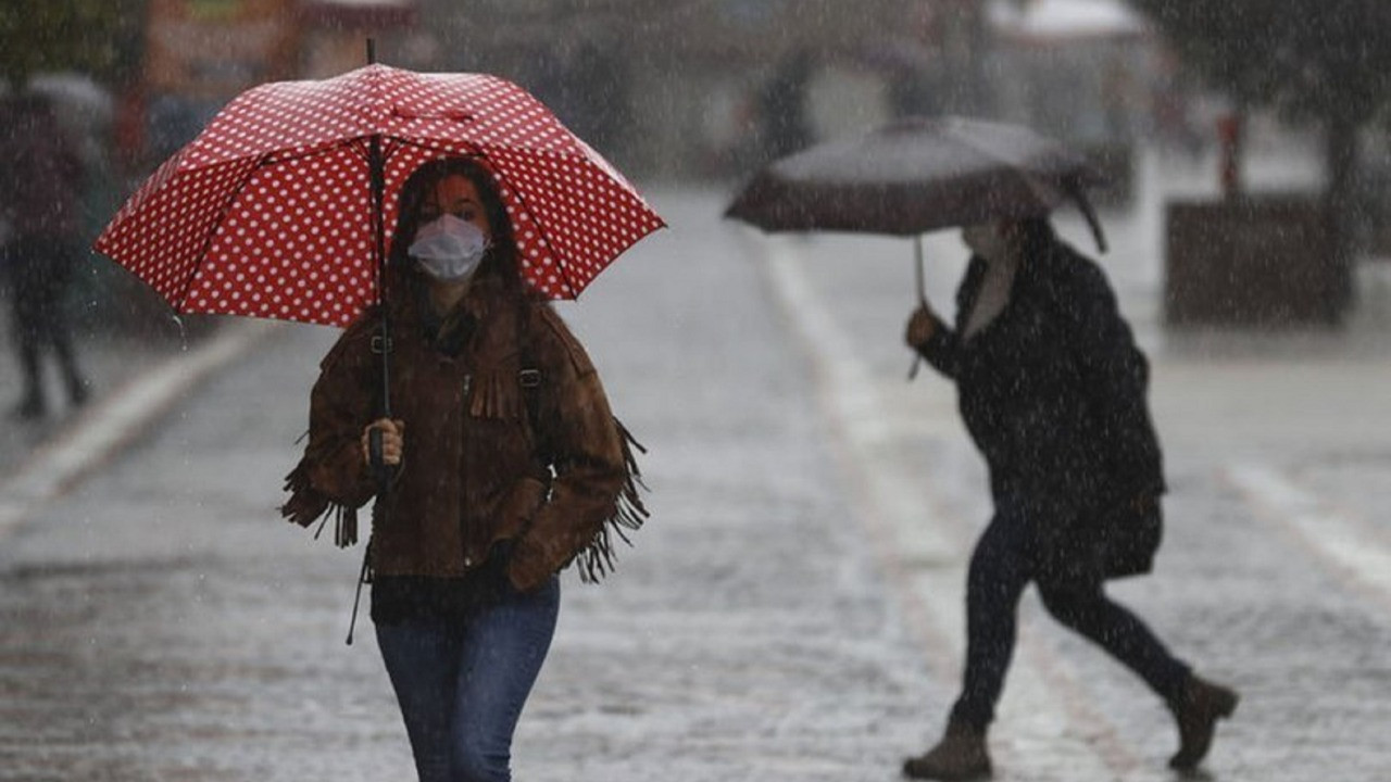 Hafta sonu plan yapanlar dikkat! Meteoroloji uyardı, 5 bölgede sağanak yağış bekleniyor