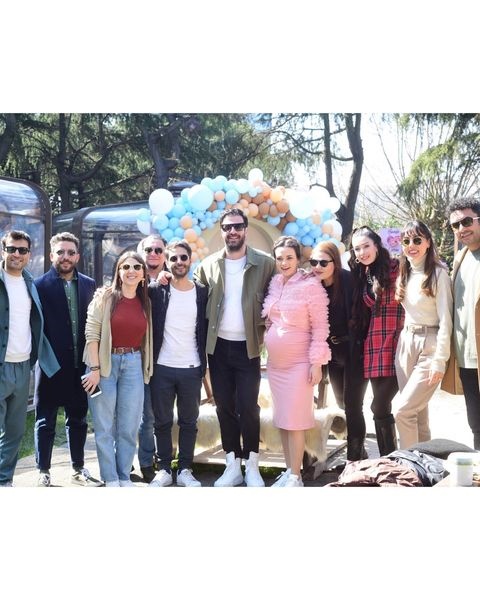 Hande Soral'dan baby shower partisi!