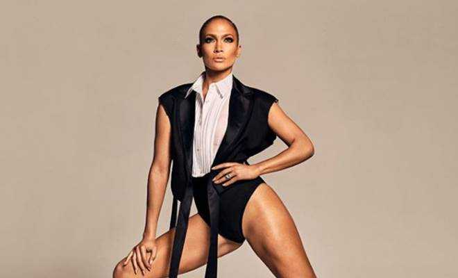 51 yaşındaki Jennifer Lopez'den bikinili poz