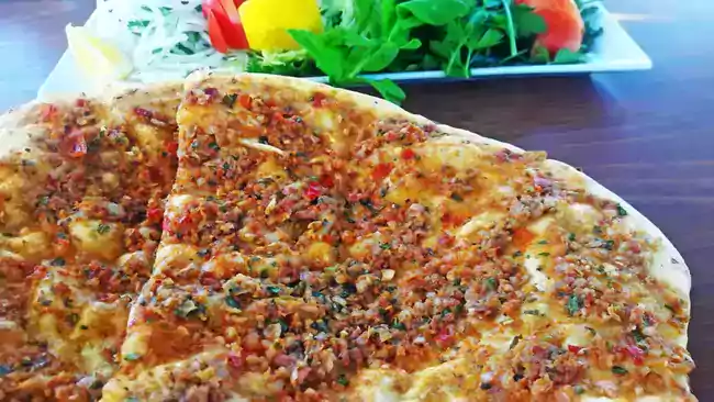 Bodrum'un lahmacun rekorunu Marmaris kırdı