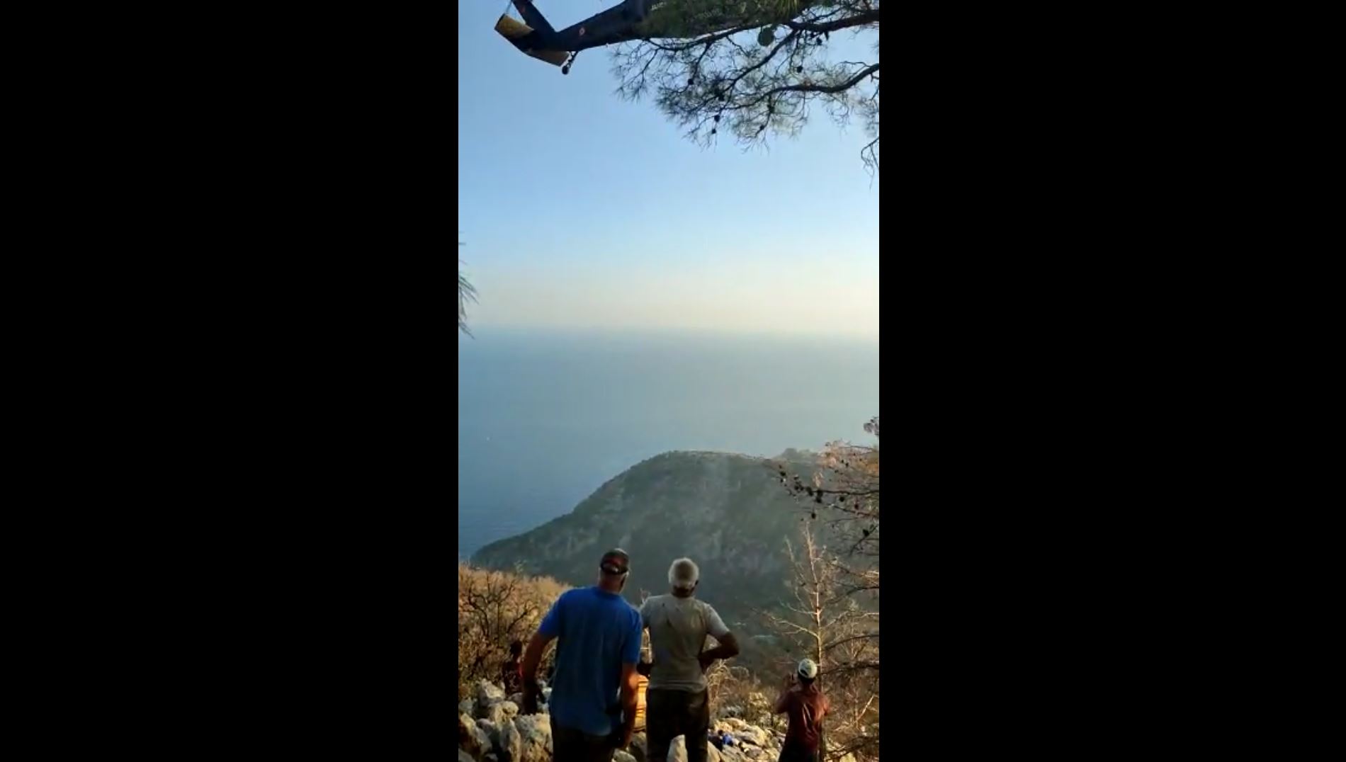 Marmaris'te kayalık alana düşen çoban jandarma helikopteriyle kurtarıldı