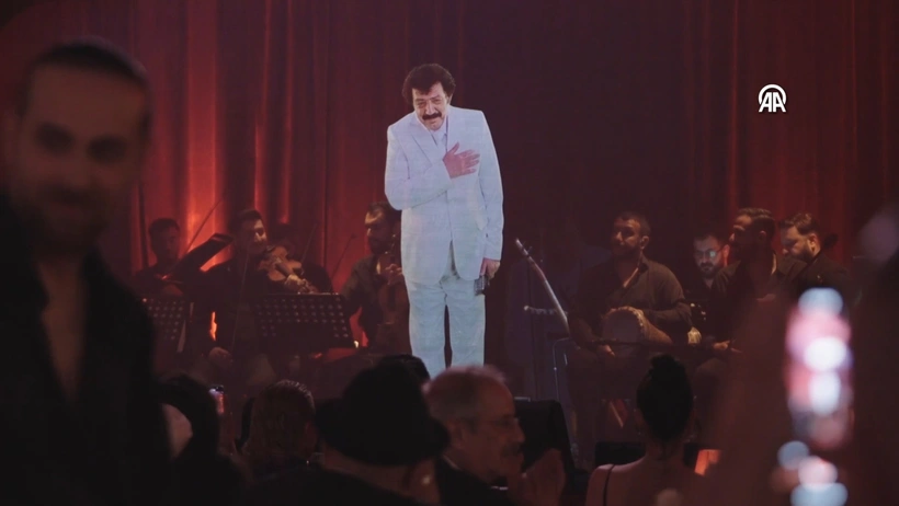 Müslüm Gürses hologramıyla konser verdi