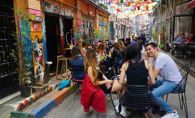 Yasaklar tamamen kalkıyor mu? İçişleri'nden yeni 'normal hayat' genelgesi