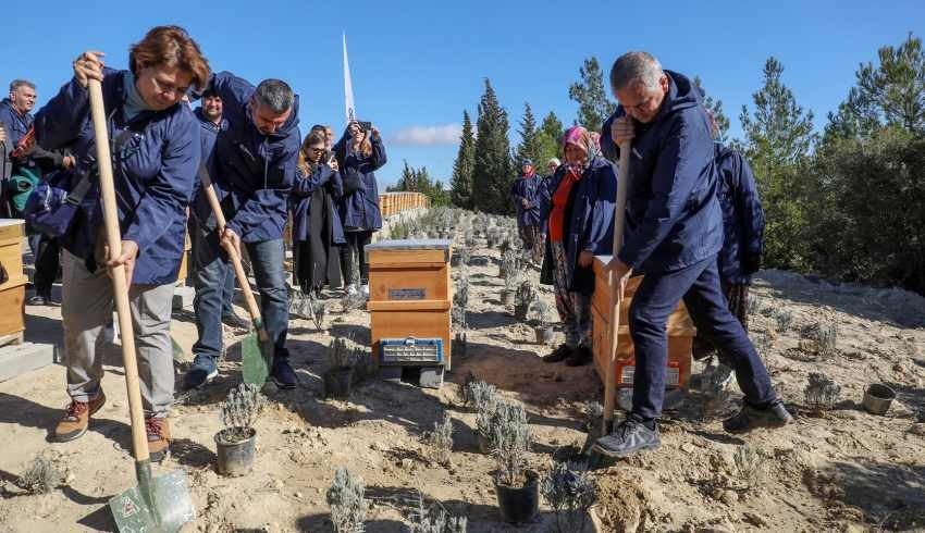 Sabancı hedef büyüttü: 100. yılda 60 bin kişiyle sahadayız