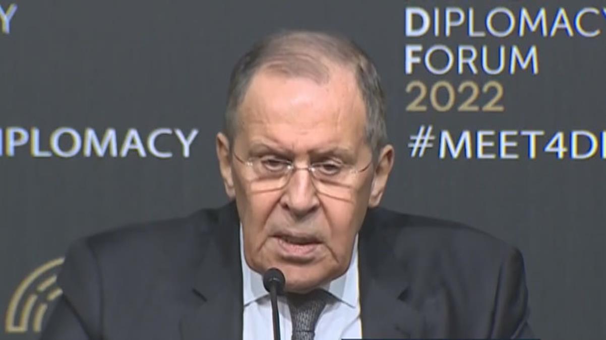 Son Dakika! Rusya Dışişleri Bakanı Lavrov: Günlük olarak insani koridor açılmasını önerdik