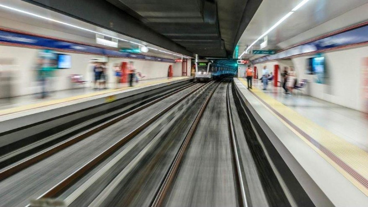 Taksim metro istasyonu hizmete kapatılacak